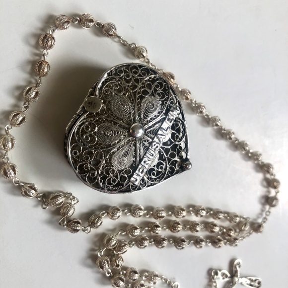 RARE Jerusalem Vintage 800 Silver Heart Box With Rosary Inside - Picture 14 of 16